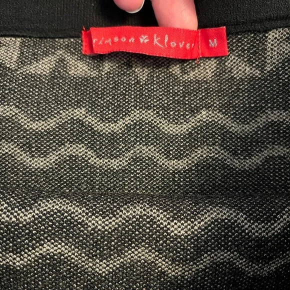 Krimson Klover Black and Tan Patterned Knit Skirt - Picture 5 of 5